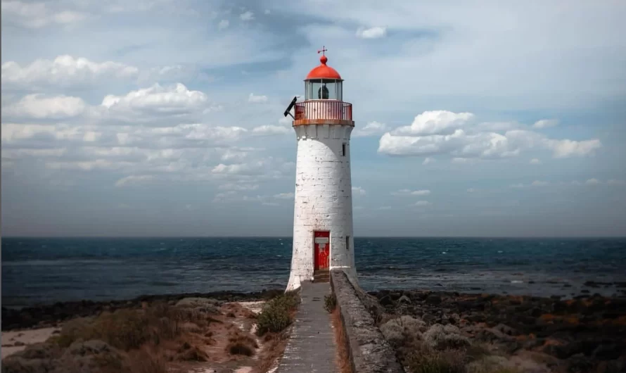 Griffiths Island Lighthouse Walk: Port Fairy’s Scenic Treasure