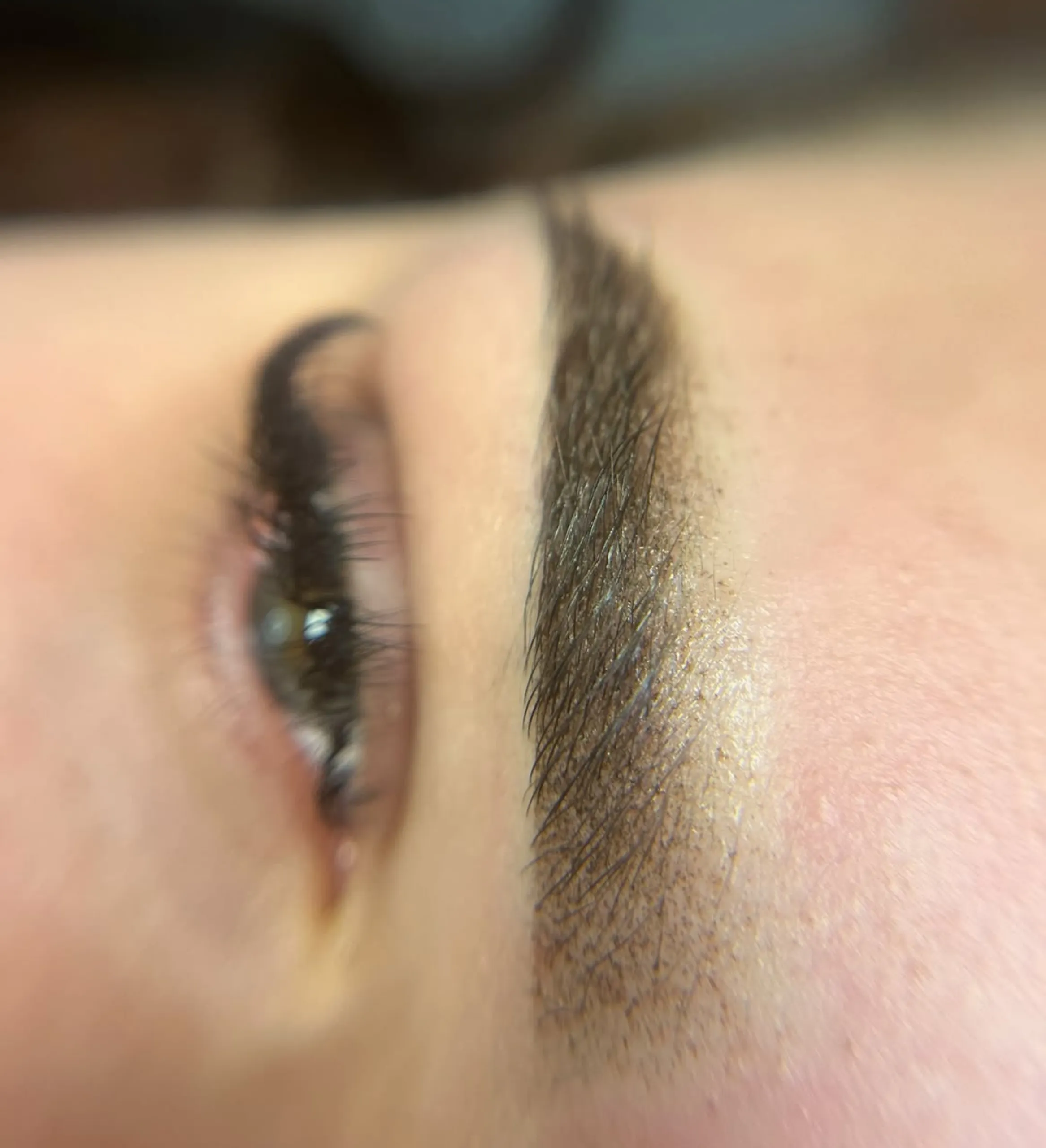 cosmetic eyebrow tattooing